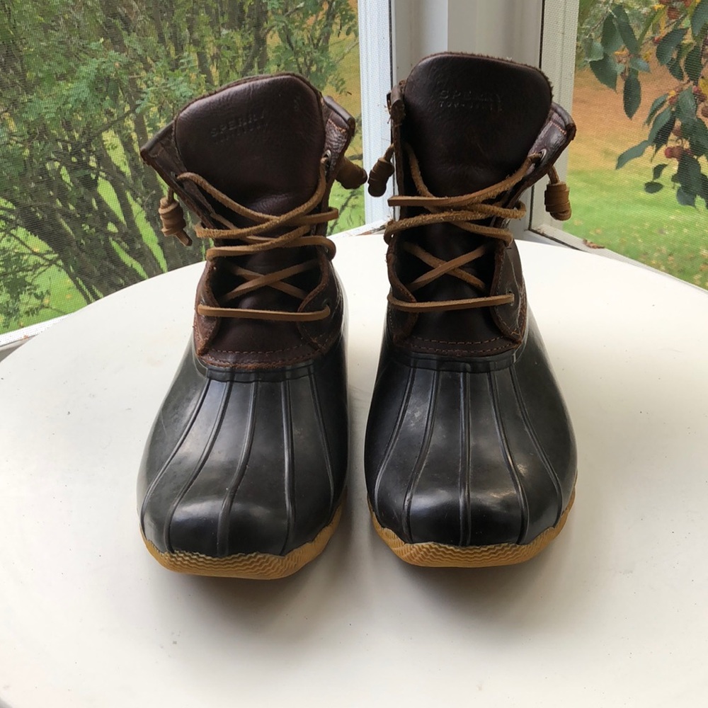 Sperry Woman’s Duck Boot, size 9